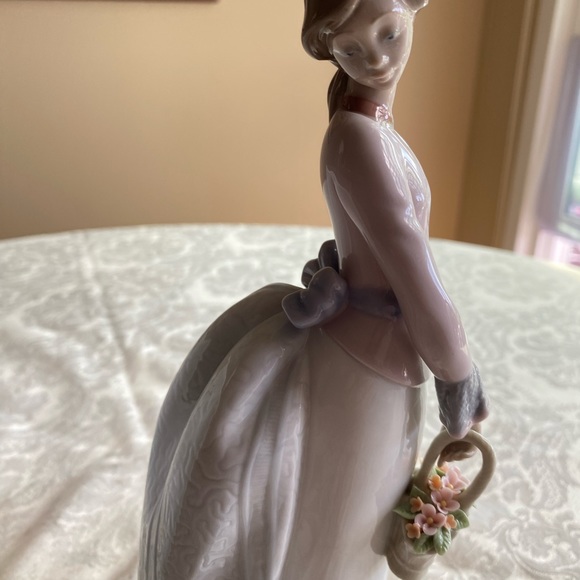 RETIRED 1994 ‘BASKET OF LOVE LLADRO’ PORCELAIN FIGURINE -Item# 01007622 - Picture 11 of 14